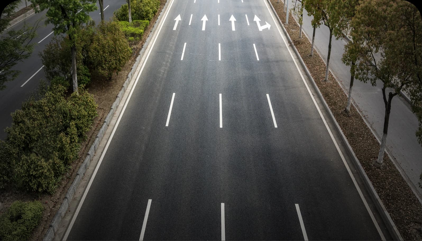 60 ft and 40 ft internal blacktop roads